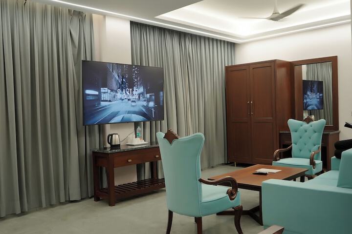 Room 18 of 38