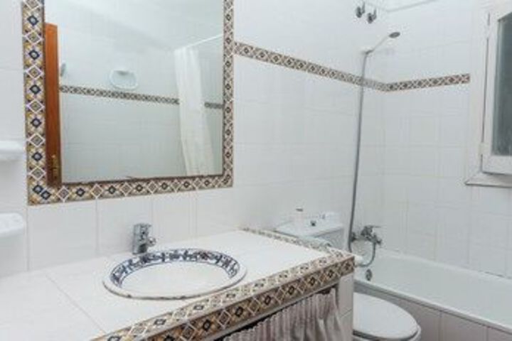 Room 2 of 13
