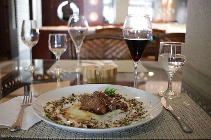 Dining 53 of 72