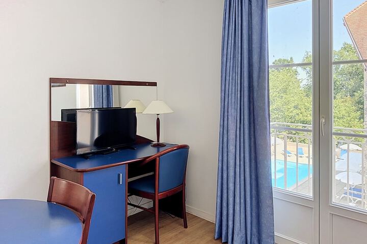Room 25 of 48