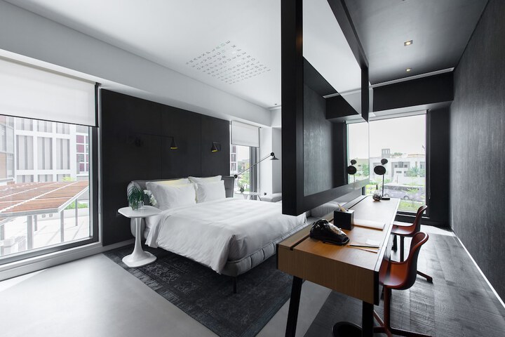Room 5 of 74