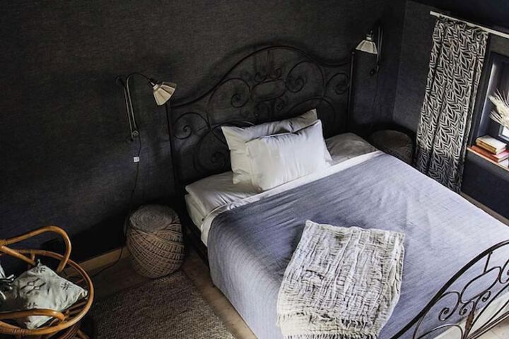 Room 4 of 17