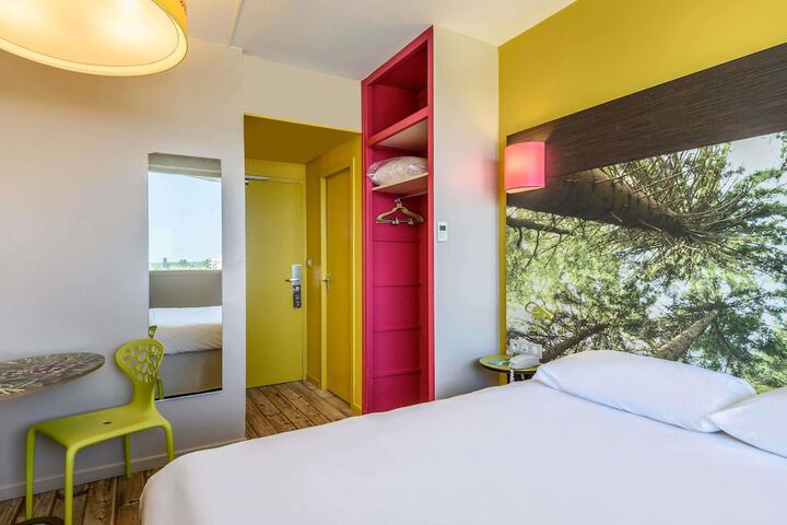Room 15 of 116