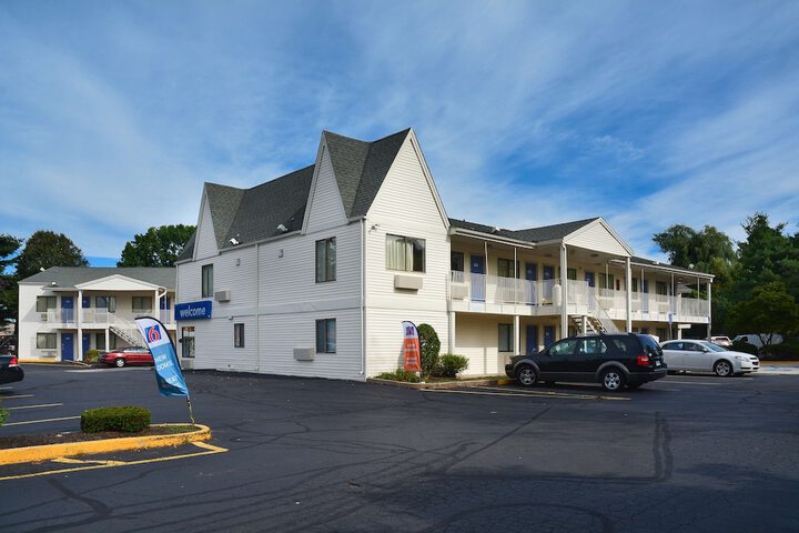 Hotel Entry