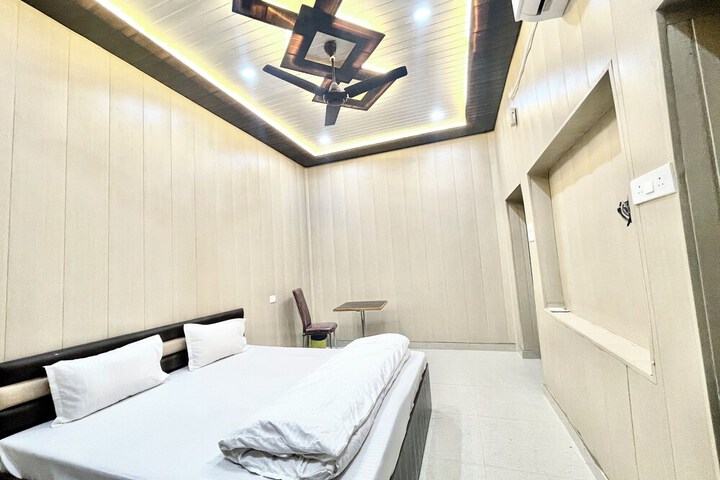 Room 12 of 39