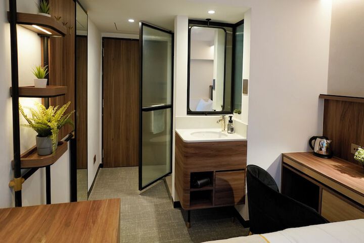 Room 14 of 35