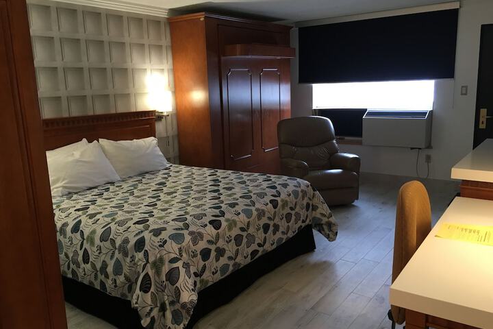 Room 29 of 61