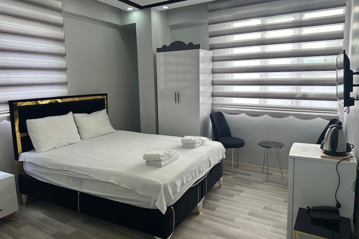 Room 8 of 26