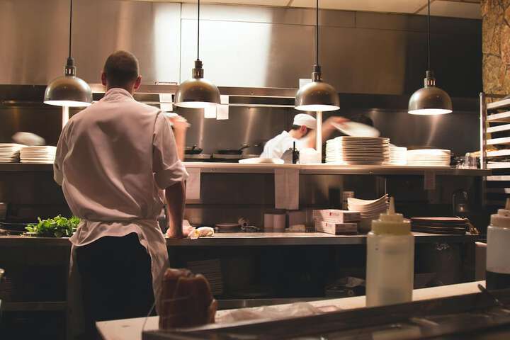 Dining 35 of 46