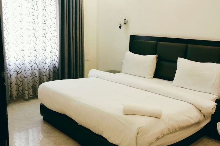 Room 26 of 98