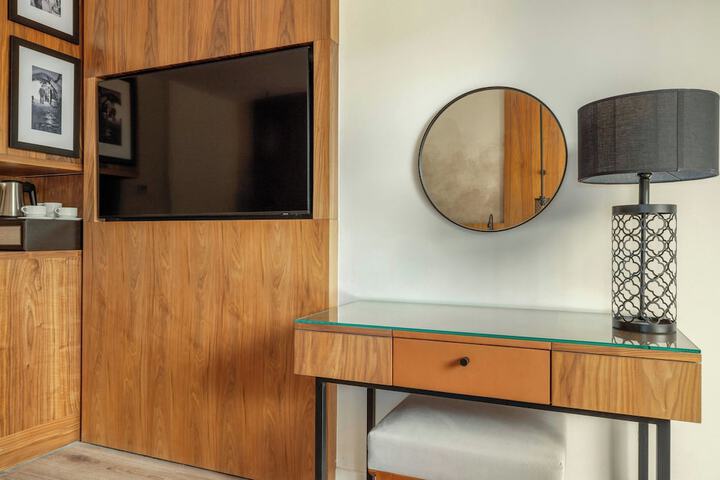 Room 25 of 61
