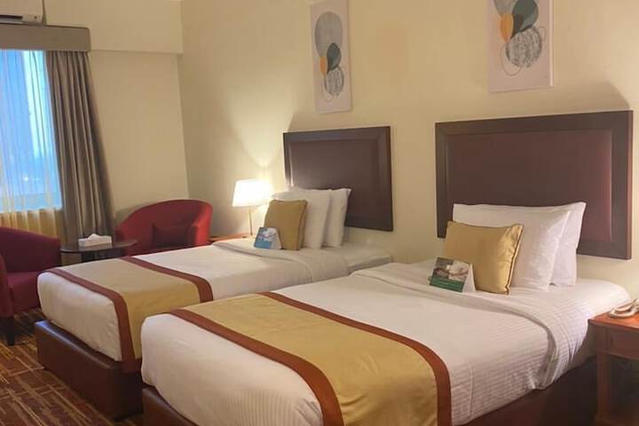 Room 10 of 21