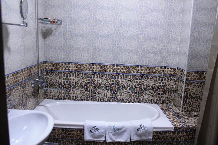 Room 33 of 61
