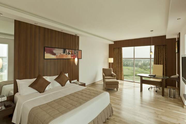 Room 12 of 36
