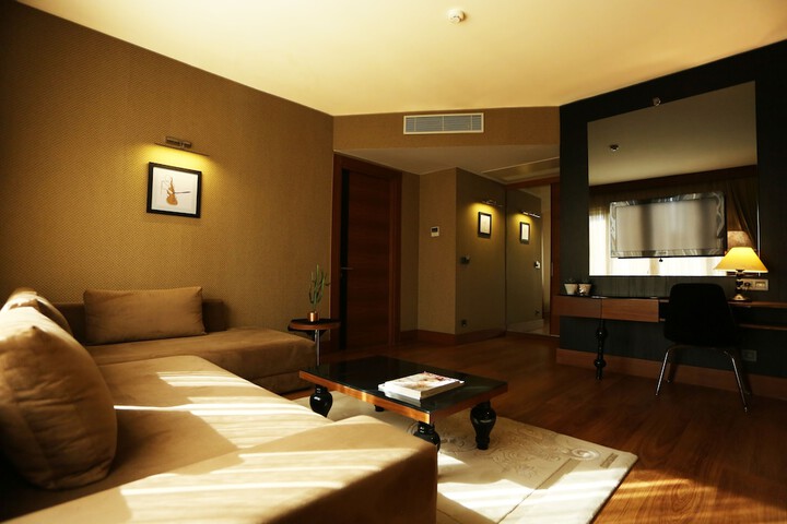 Room 10 of 52
