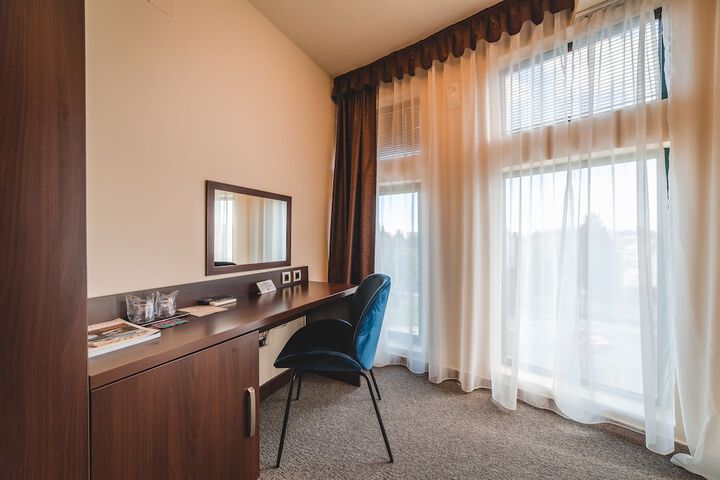 Room 4 of 53