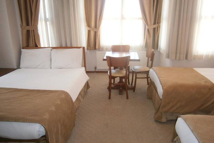 Room 7 of 28