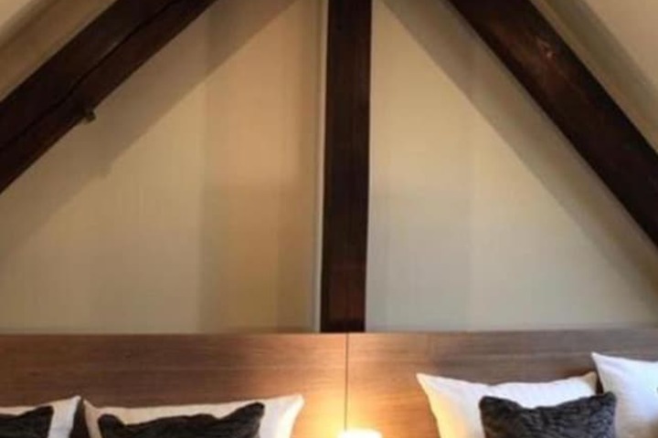 Room 25 of 40