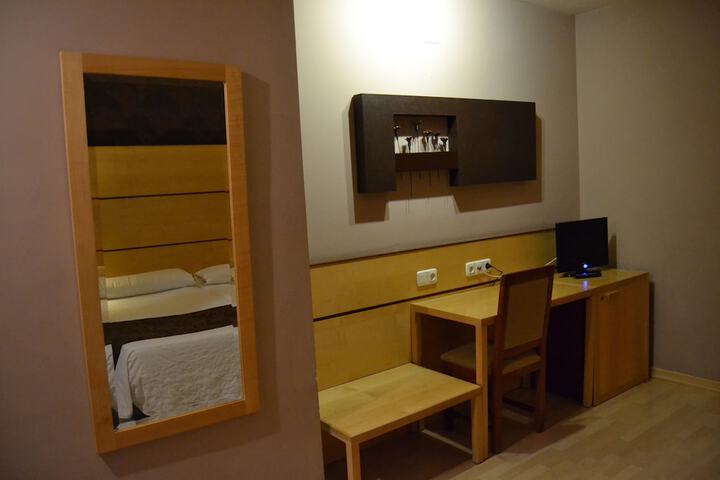 Room 12 of 30