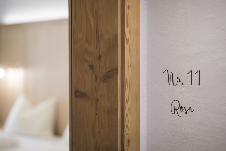 Room 94 of 214