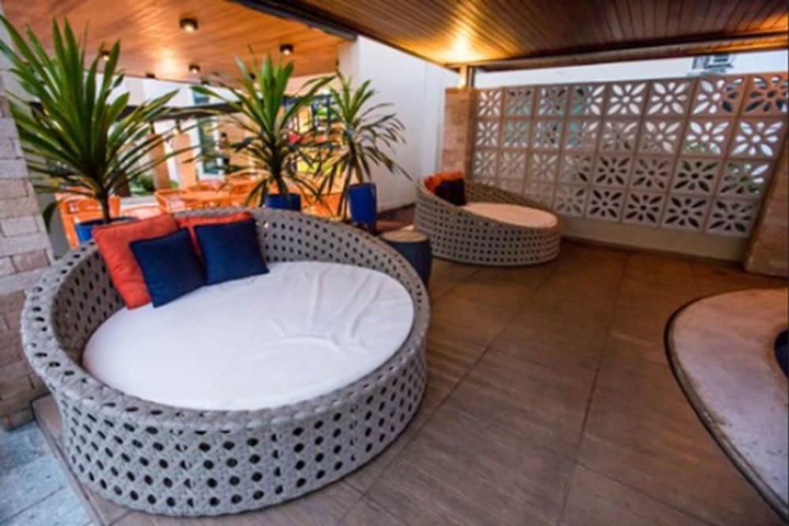 Hotel with Pool
