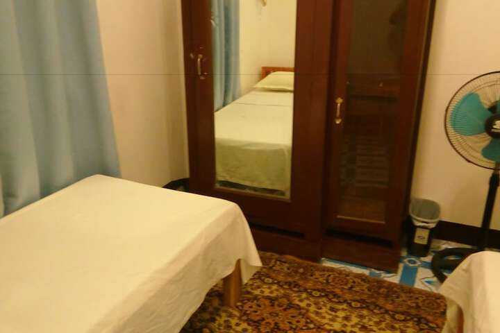 Room 10 of 22