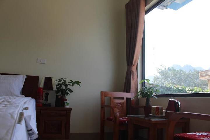 Room 9 of 49