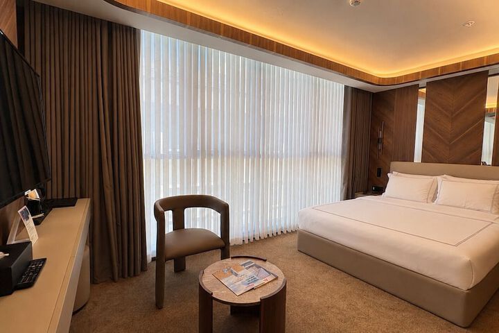 Room 5 of 43