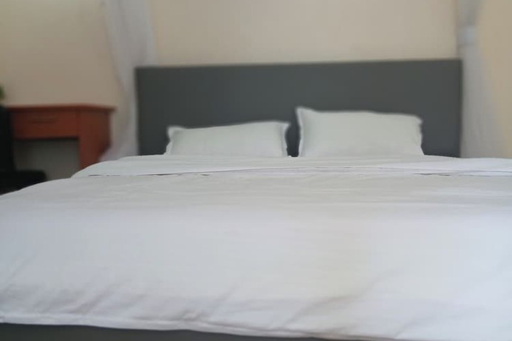 Room 4 of 40