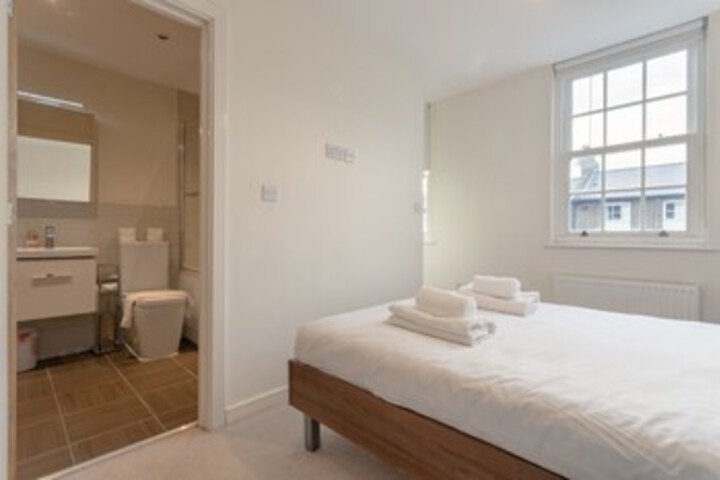Room 17 of 22