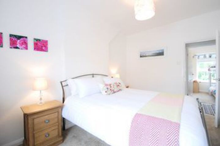 Room 4 of 7