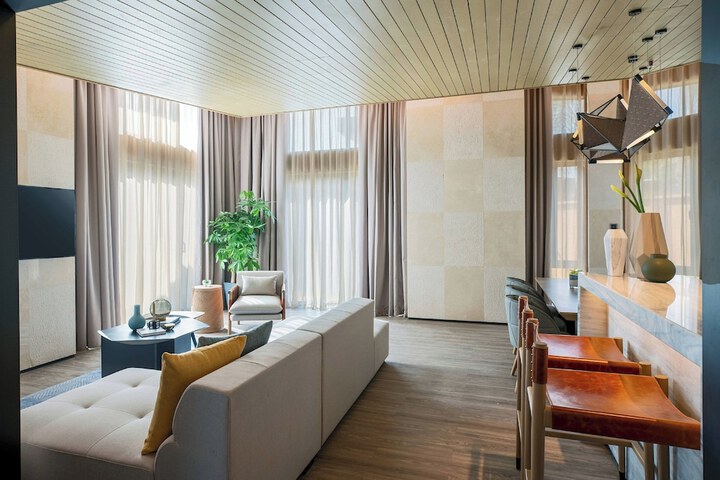 Room 45 of 151