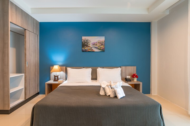 Room 12 of 43