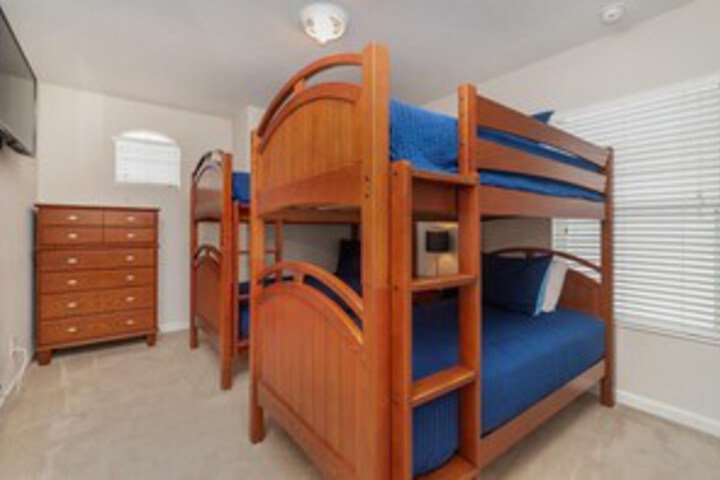 Room 30 of 38