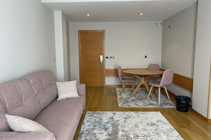 Room 48 of 90
