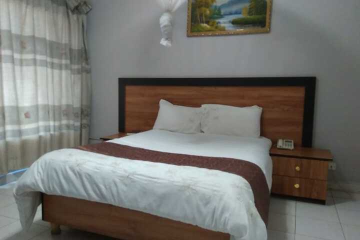 Room 5 of 26