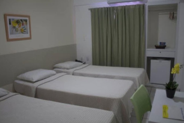 Room 6 of 25