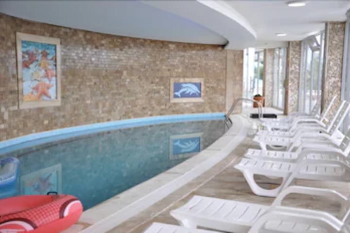 Pool 1 of 4