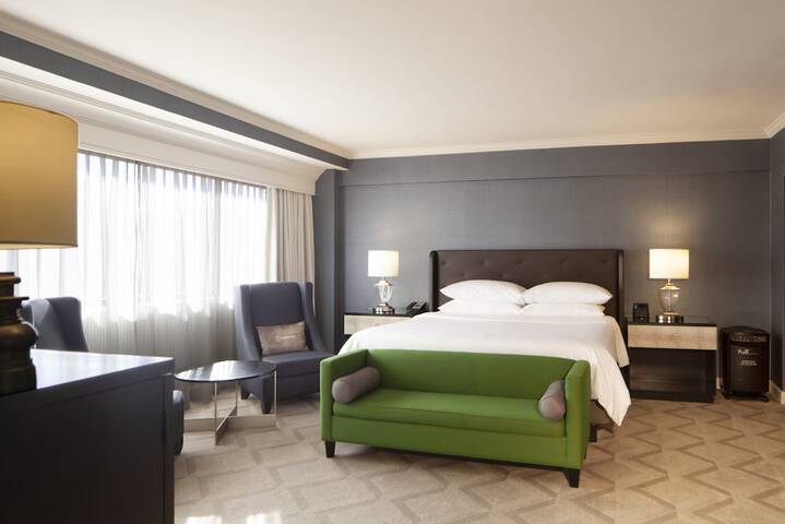 Room 3 of 92