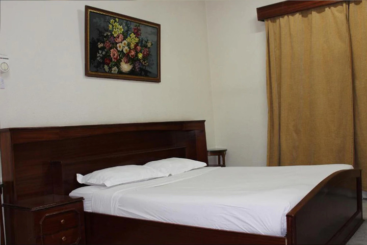 Room 8 of 8
