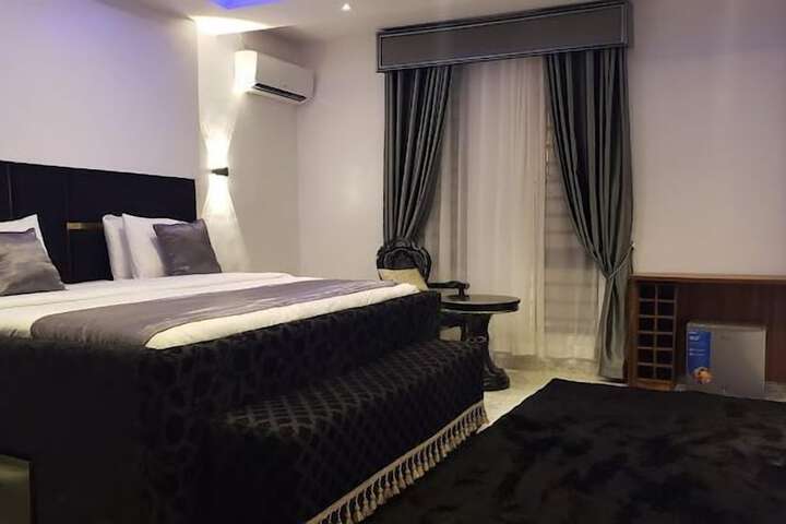 Room 5 of 52
