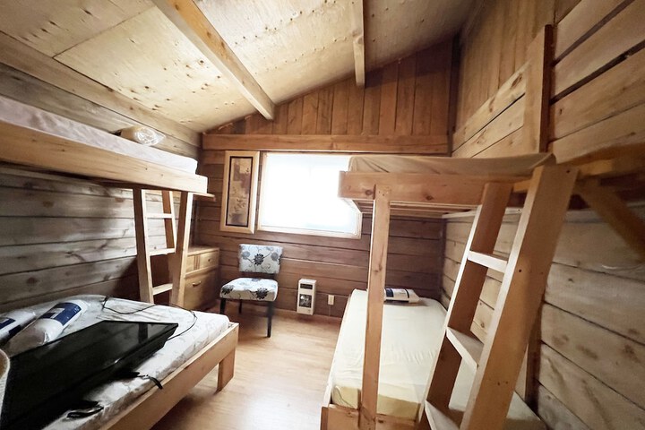 Room 8 of 68
