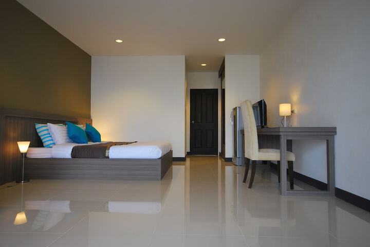 Room 6 of 19