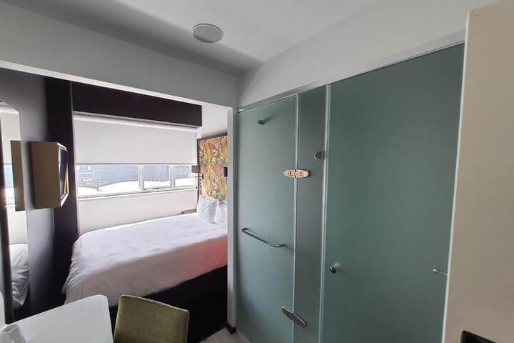 Room 40 of 81