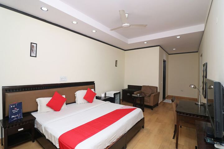 Room 13 of 24