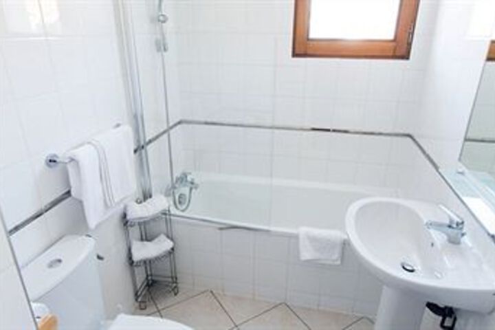 Room 4 of 45