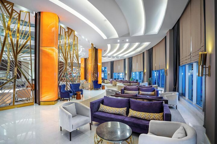 Hotel Interior 4 of 124