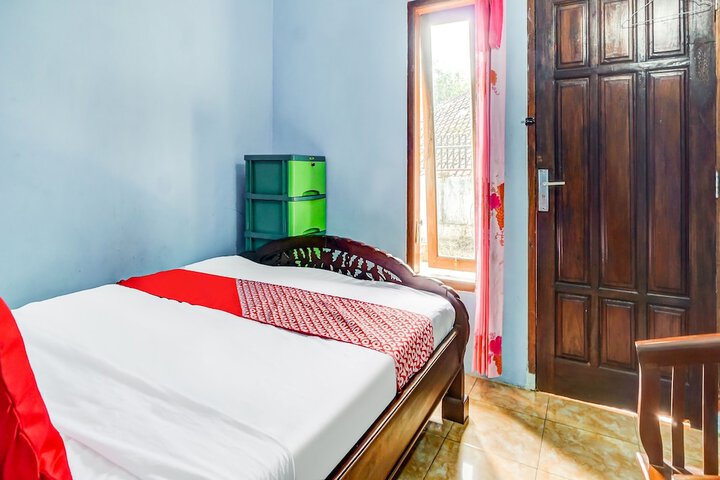 Room 8 of 18