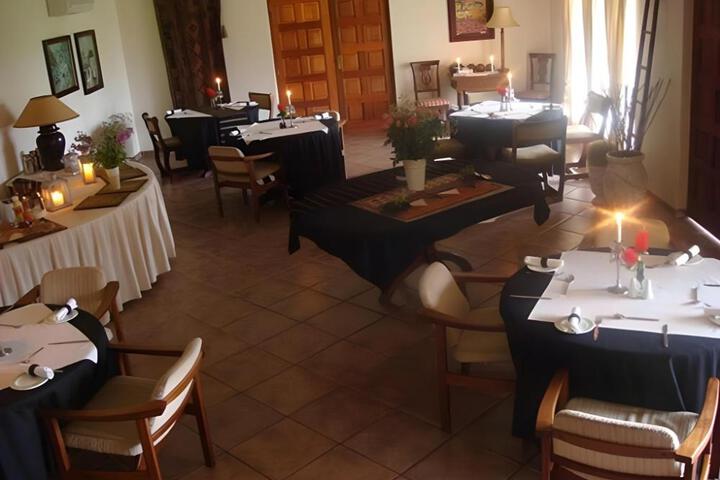 AVANT GARDE LODGE - Johannesburg 182a Outeniqua Ave. Kempton Park 1619