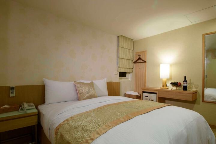 Room 25 of 47
